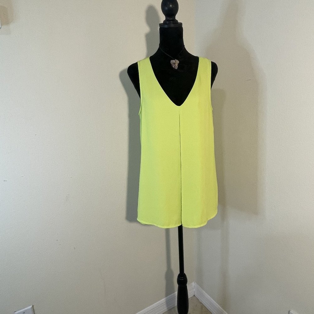 Daniel Rainn bright green tank - Medium - beautiful summery light green